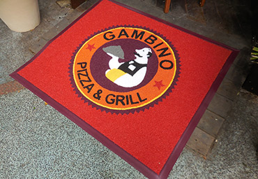 tapete com tratamento na borda rebaixada gambino pizza grill